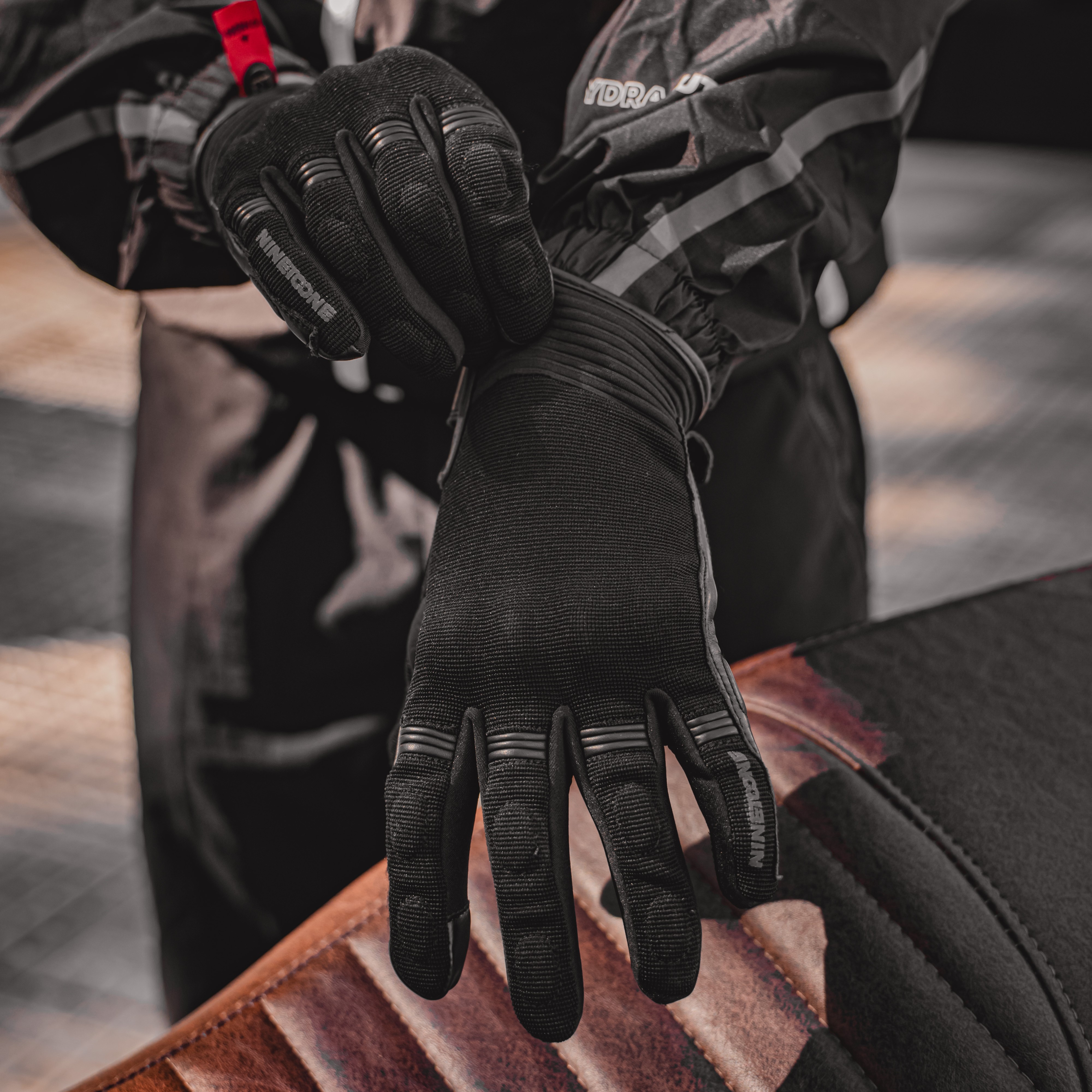 Guantes NTO Urban Evo II Hombre Negro